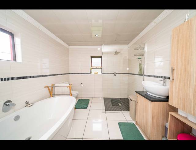 3 BEDROOM FREESTANDING FOR SALE IN LEACHVILLE